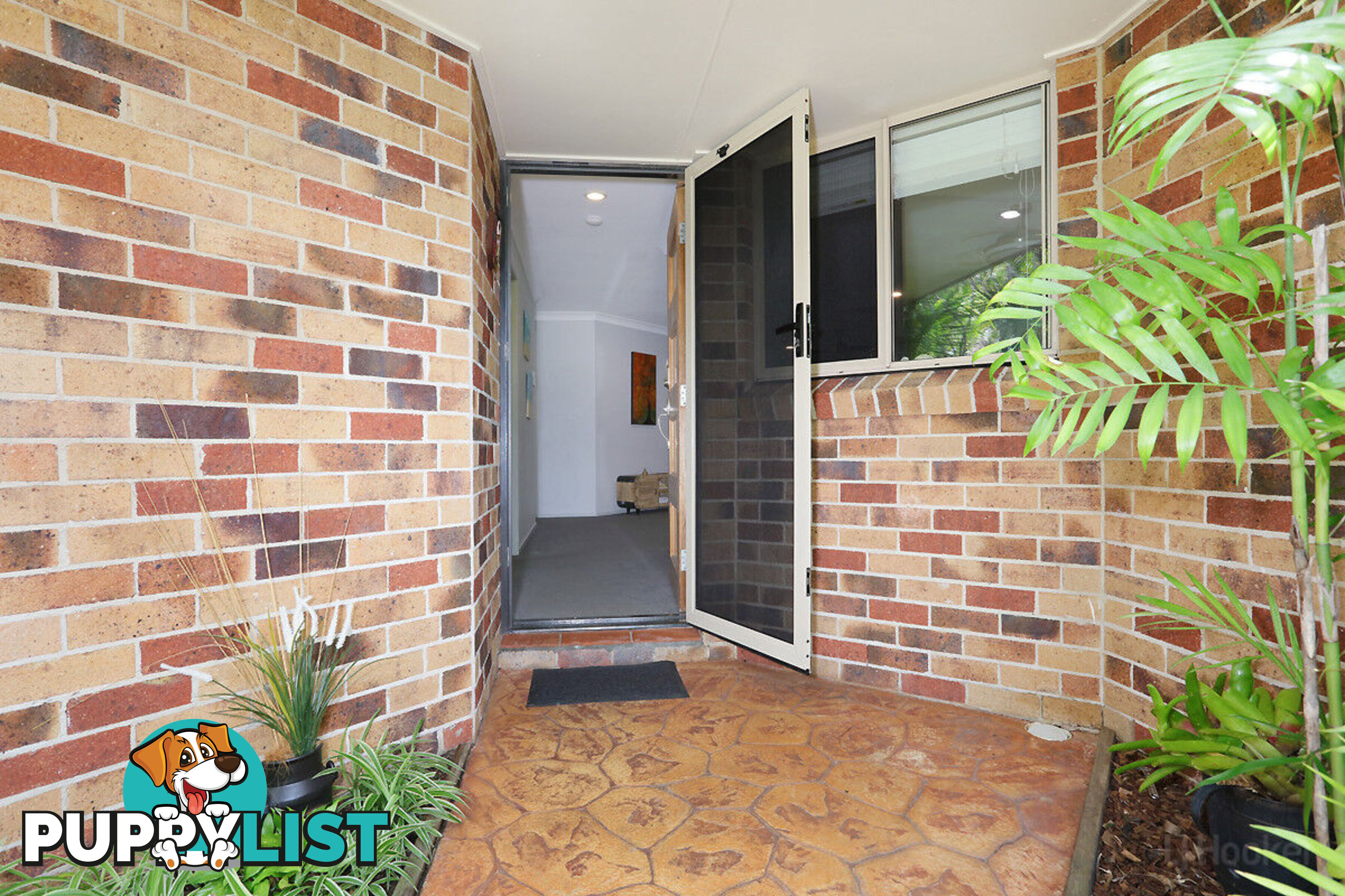 8/272 Oxley Drive COOMBABAH QLD 4216