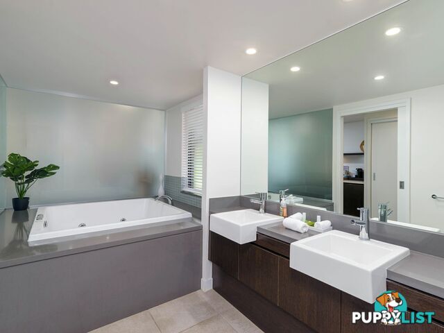 PORT DOUGLAS QLD 4877