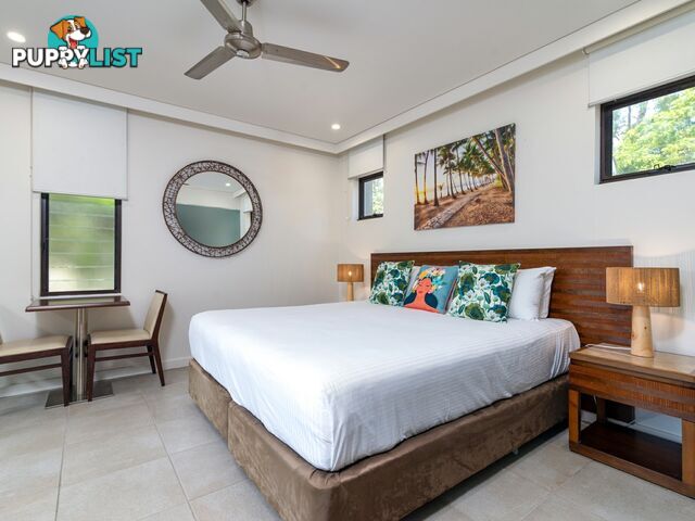 PORT DOUGLAS QLD 4877