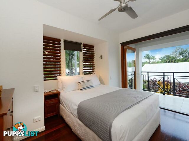 PORT DOUGLAS QLD 4877