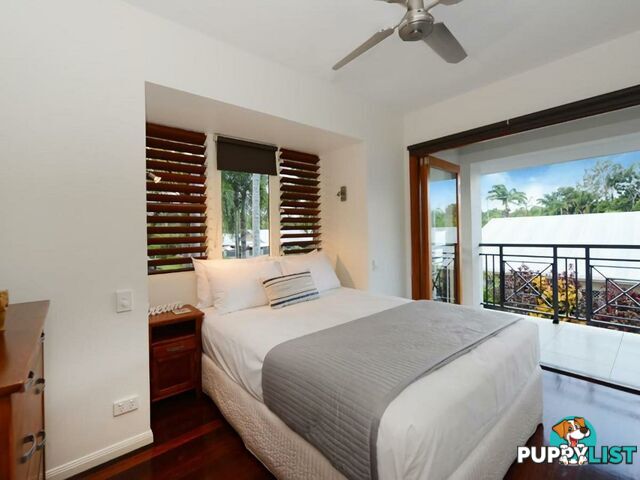 PORT DOUGLAS QLD 4877