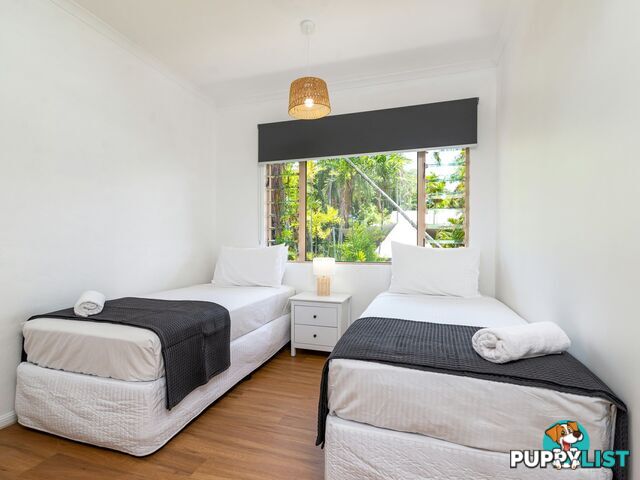 PORT DOUGLAS QLD 4877