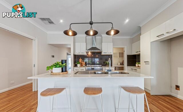 65 Thwaites Road PAKENHAM VIC 3810