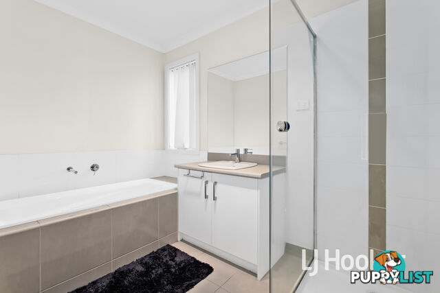 80 Blue Horizons Way PAKENHAM VIC 3810