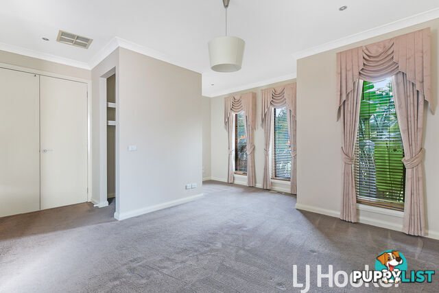 5 Fantail Way BERWICK VIC 3806