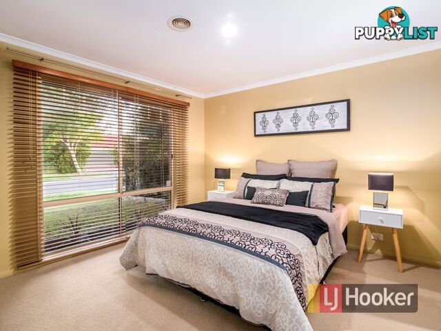 11 Chatswood Drive NARRE WARREN SOUTH VIC 3805