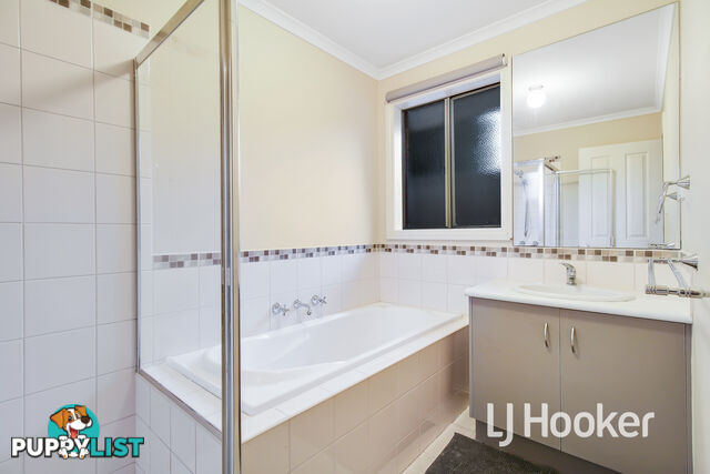 3B Hawker Gardens BERWICK VIC 3806