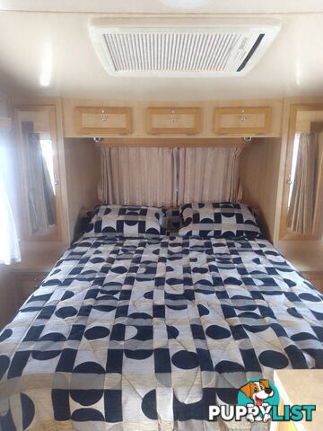 USED 2009 SPACELAND TOURING CARAVAN 26FT