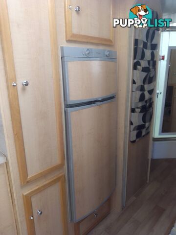 USED 2009 SPACELAND TOURING CARAVAN 26FT