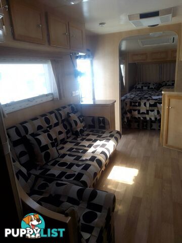 USED 2009 SPACELAND TOURING CARAVAN 26FT