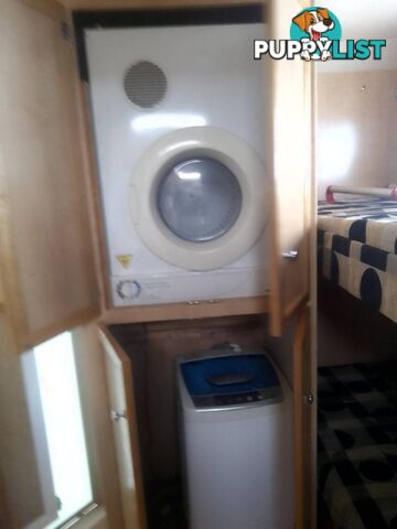 USED 2009 SPACELAND TOURING CARAVAN 26FT