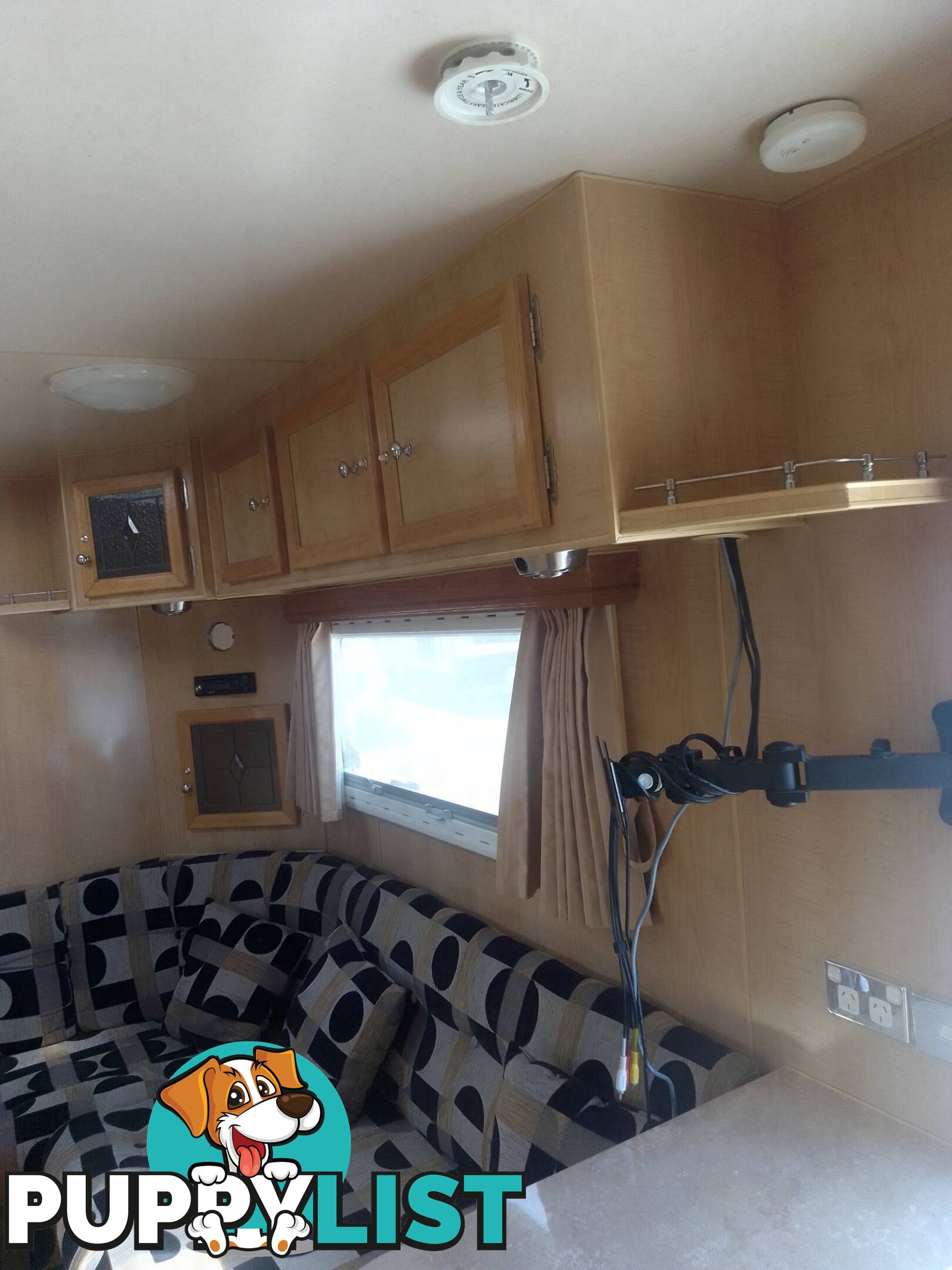 USED 2009 SPACELAND TOURING CARAVAN 26FT