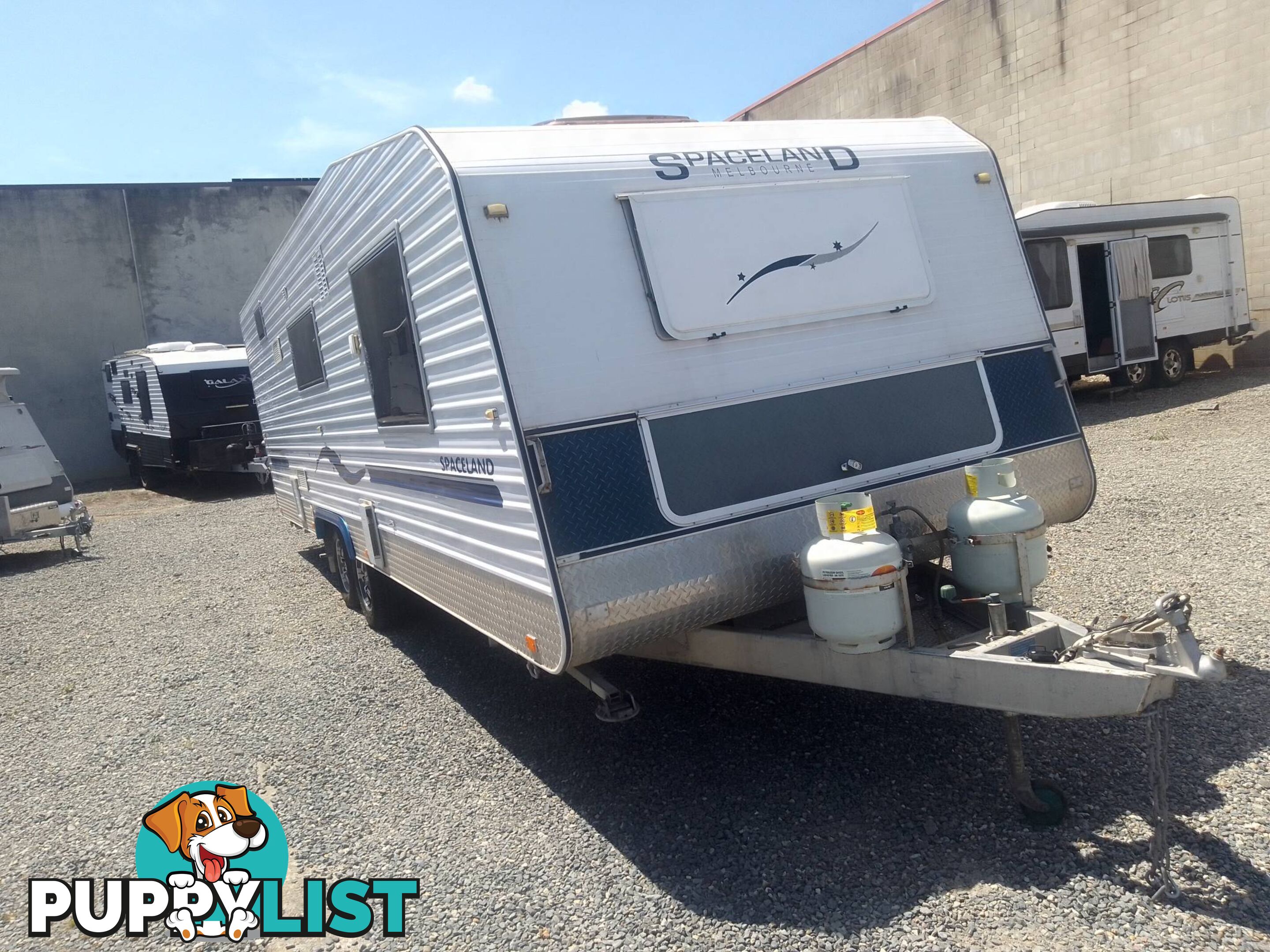 USED 2009 SPACELAND TOURING CARAVAN 26FT