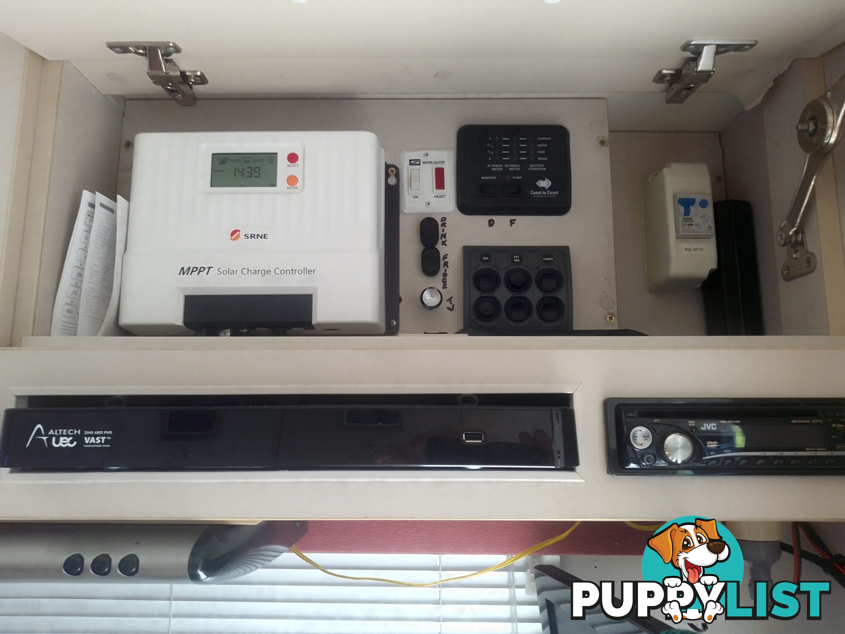 USED 2009 AUSTRALIS 7600 DUAL AXLE TOURING CARAVAN