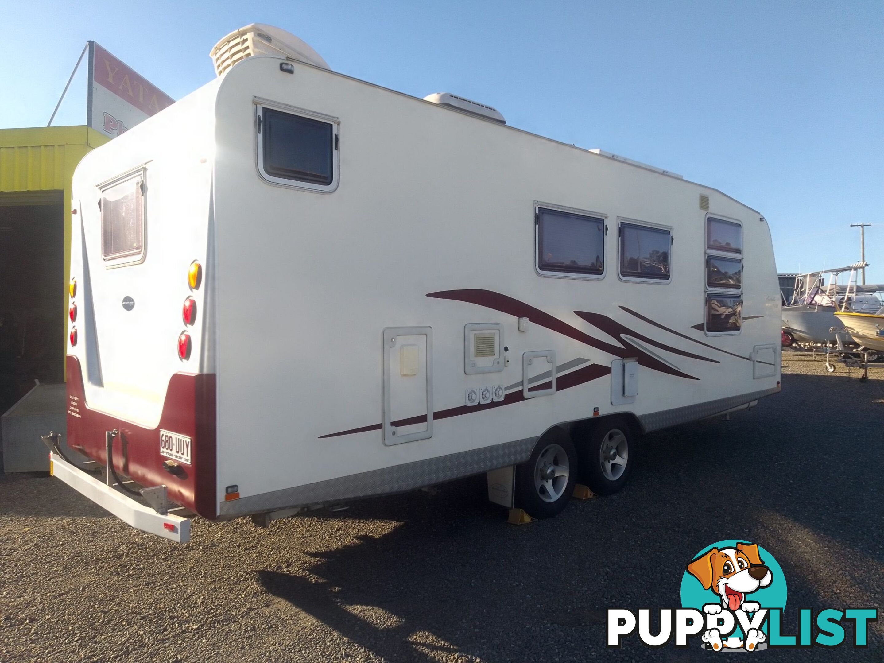 USED 2009 AUSTRALIS 7600 DUAL AXLE TOURING CARAVAN
