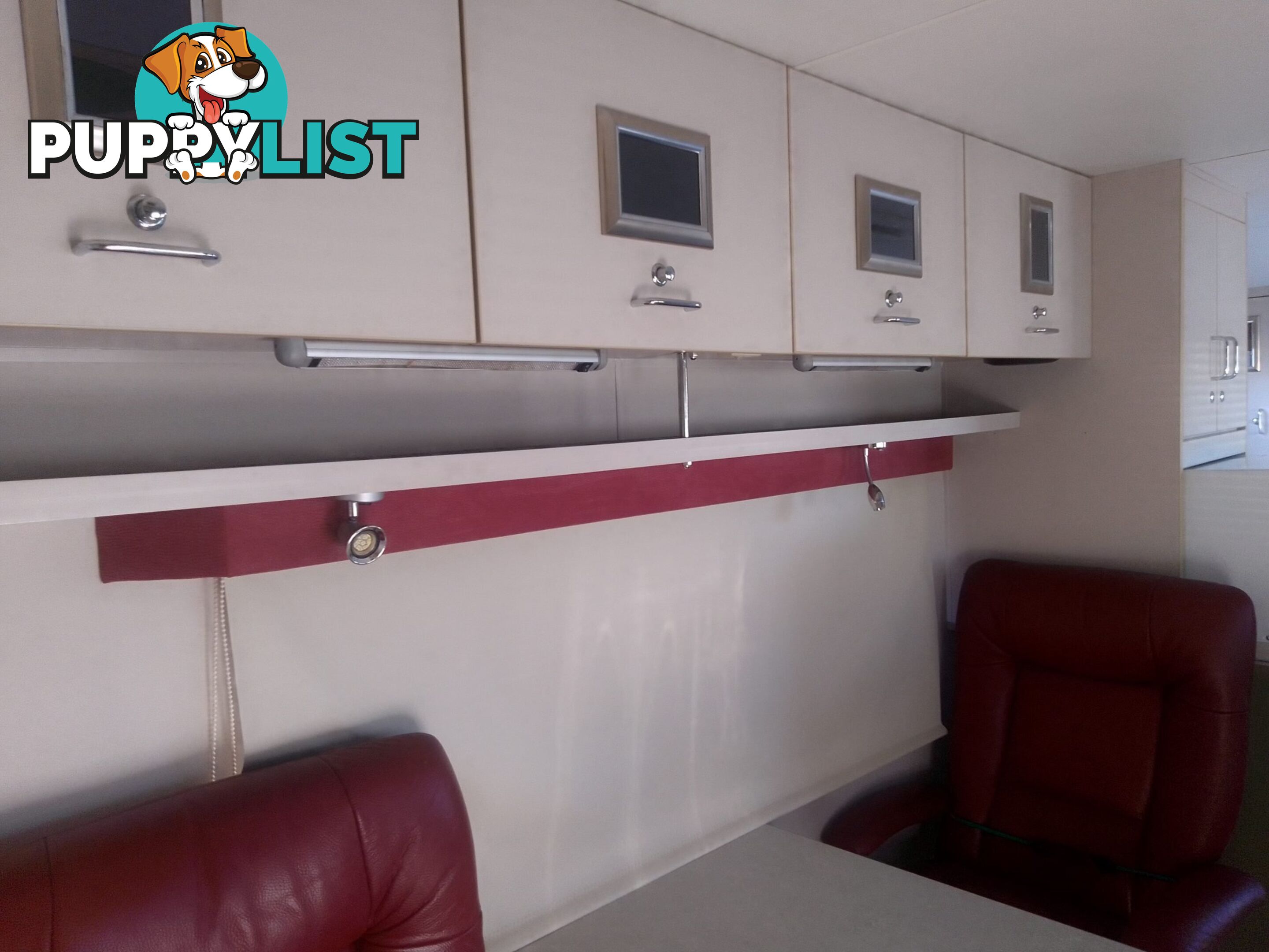 USED 2009 AUSTRALIS 7600 DUAL AXLE TOURING CARAVAN