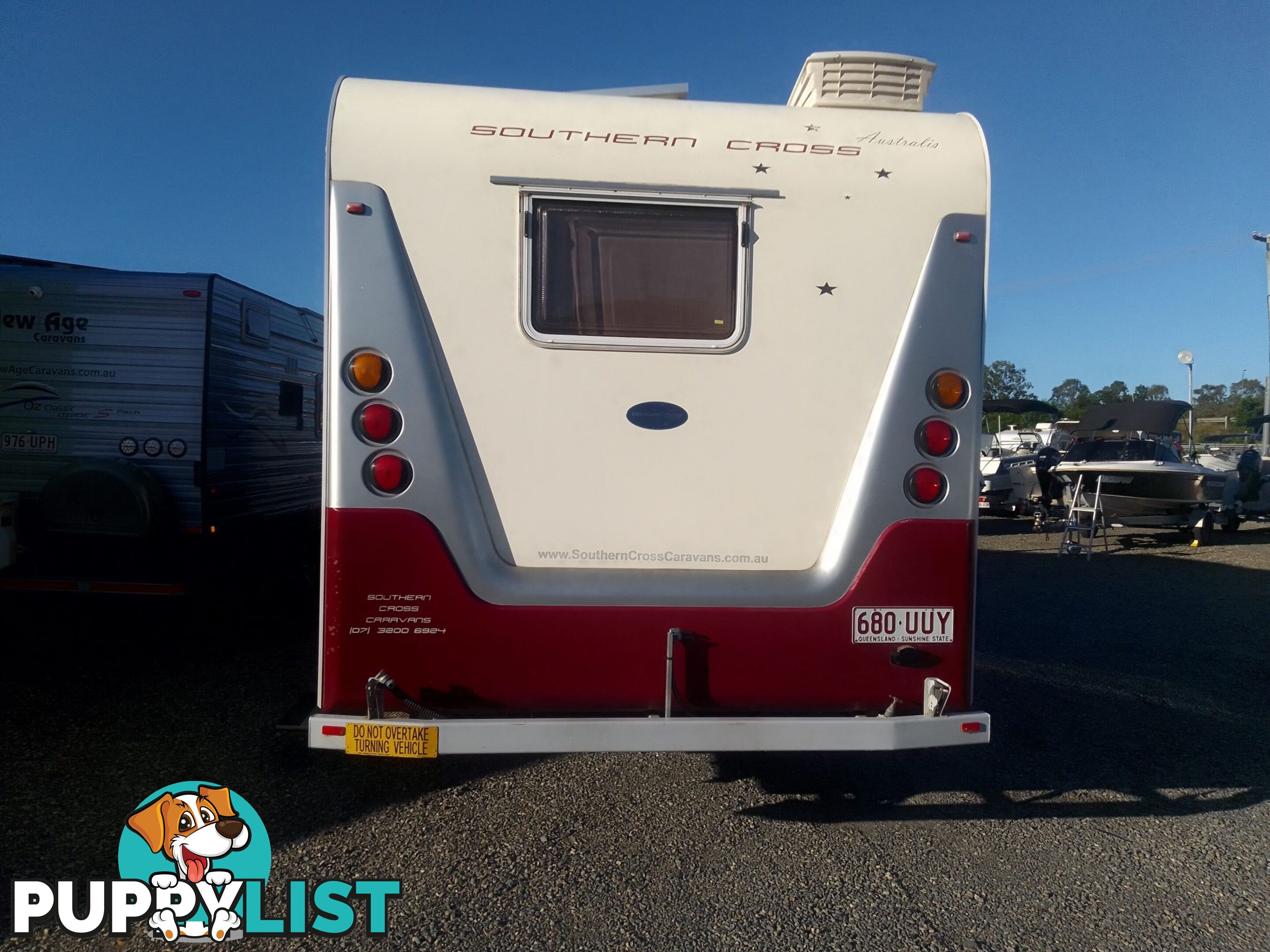 USED 2009 AUSTRALIS 7600 DUAL AXLE TOURING CARAVAN