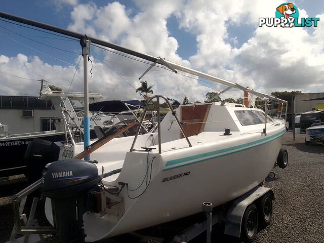 BLAZER 740 TRAILER SAILOR 7.4M SAIL BOAT -15HP YAMAHA 2 STROKE OUTBOARD AND TRAILER