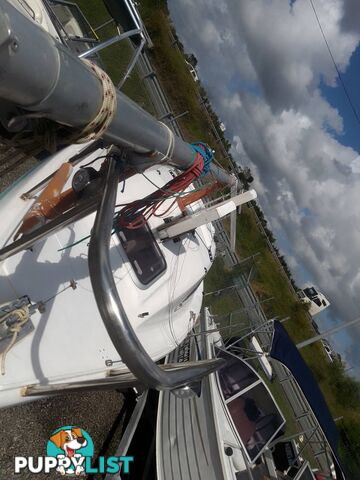 BLAZER 740 TRAILER SAILOR 7.4M SAIL BOAT -15HP YAMAHA 2 STROKE OUTBOARD AND TRAILER