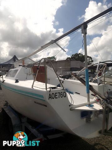 BLAZER 740 TRAILER SAILOR 7.4M SAIL BOAT -15HP YAMAHA 2 STROKE OUTBOARD AND TRAILER