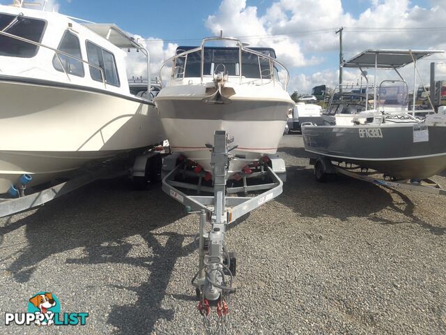 USED HAINES HUNTER 680C HALF CABIN WITH A 2005 SUZUKI 200HP 4 STROKE OUTBOARD ON A 2020 SWIFTCO DUAL AXLE TRAILER