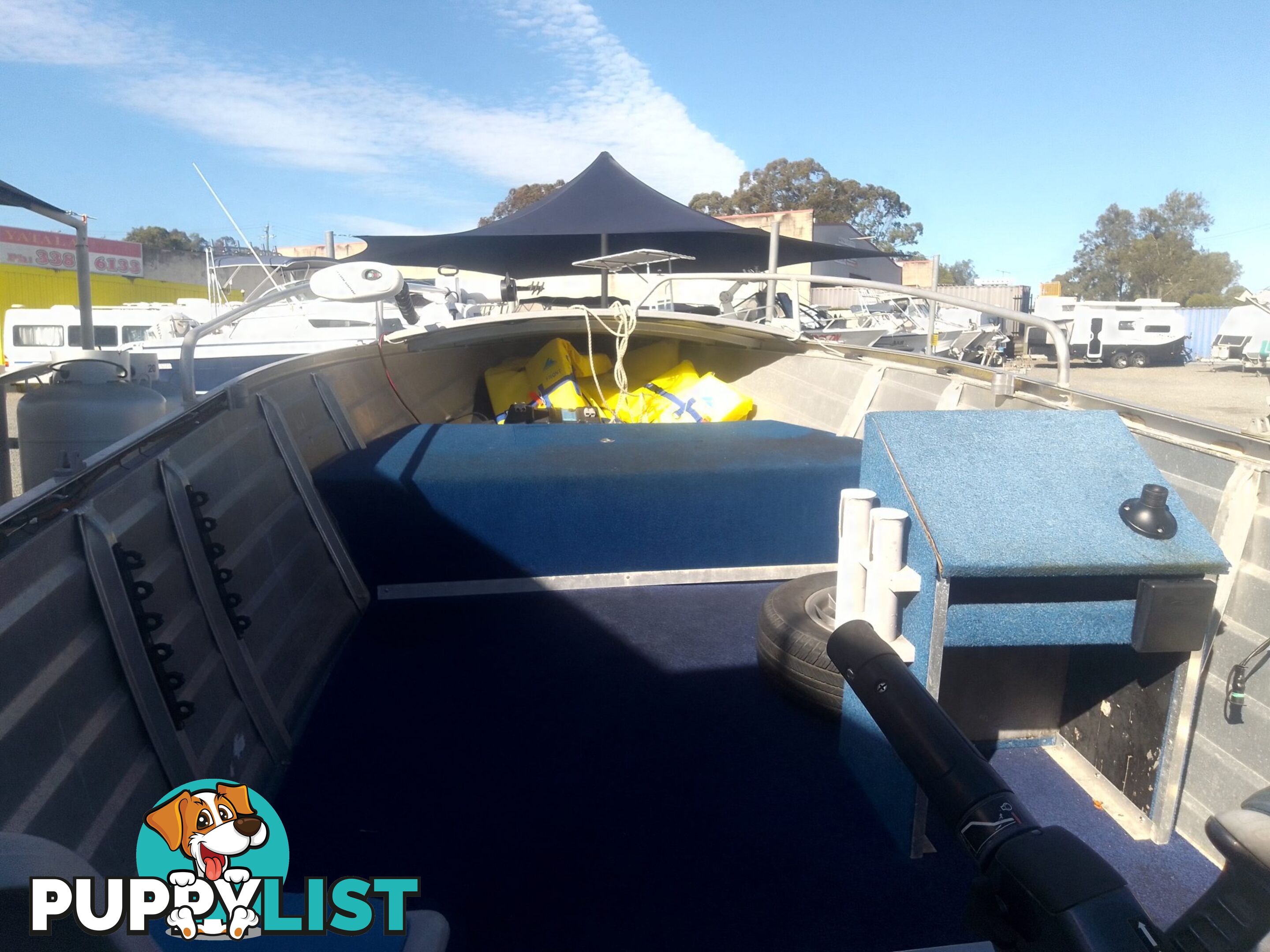 USED SEAJAY MAGNUM 4.35M OPEN DINGHY WITH A 2012 40HP YAMAHA OUTBOARD ON A 2002 REDCO SINGLE AXLE BOAT TRAILER