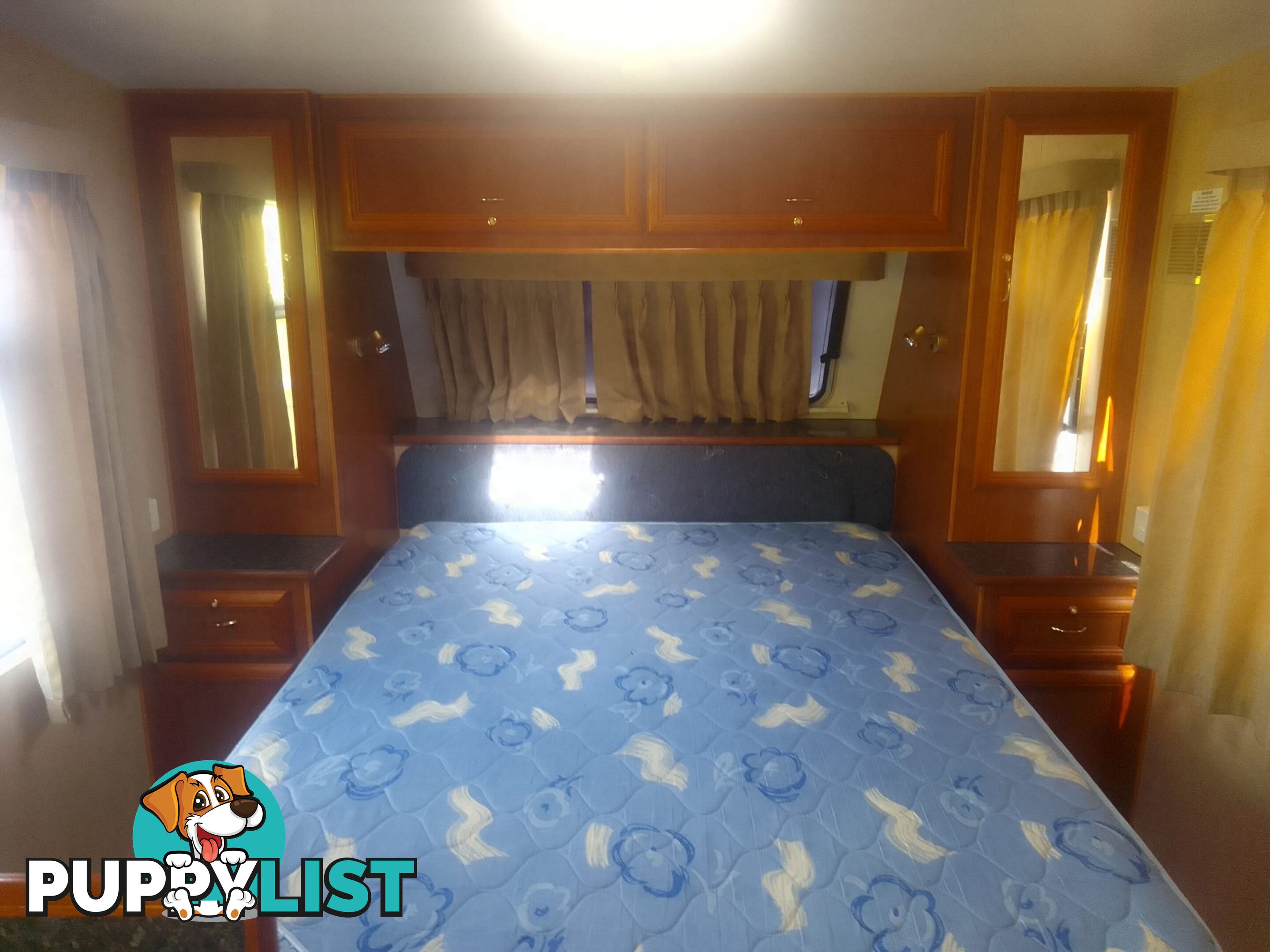 USED 2009 REGENT CRUISER SERIES 3 18' SINGLE AXLE TOURING CARAVAN
