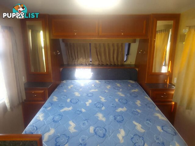 USED 2009 REGENT CRUISER SERIES 3 18' SINGLE AXLE TOURING CARAVAN