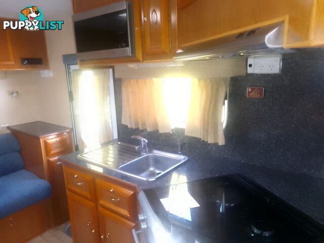 USED 2009 REGENT CRUISER SERIES 3 18' SINGLE AXLE TOURING CARAVAN