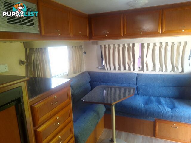 USED 2009 REGENT CRUISER SERIES 3 18' SINGLE AXLE TOURING CARAVAN
