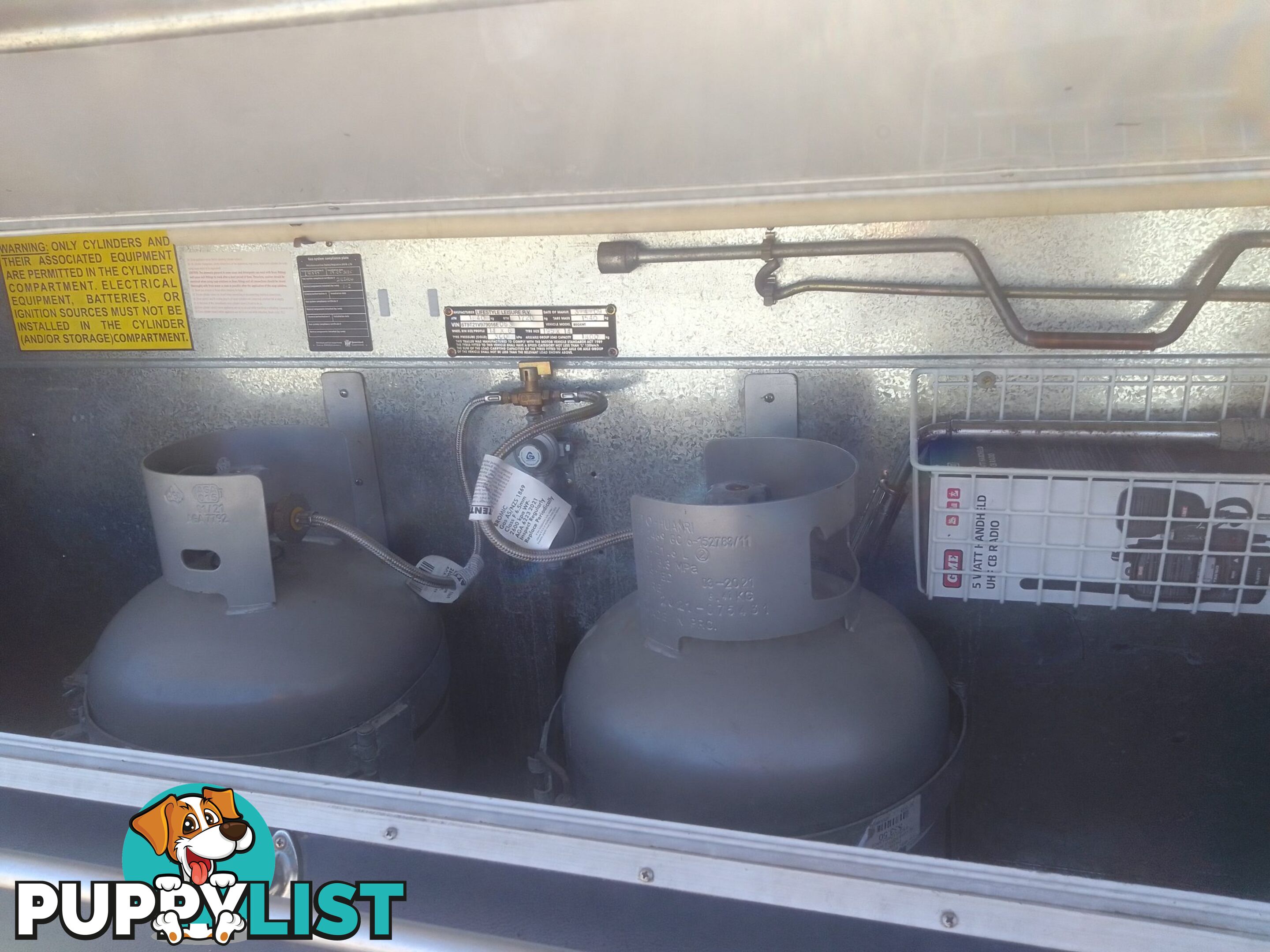 USED 2009 REGENT CRUISER SERIES 3 18' SINGLE AXLE TOURING CARAVAN