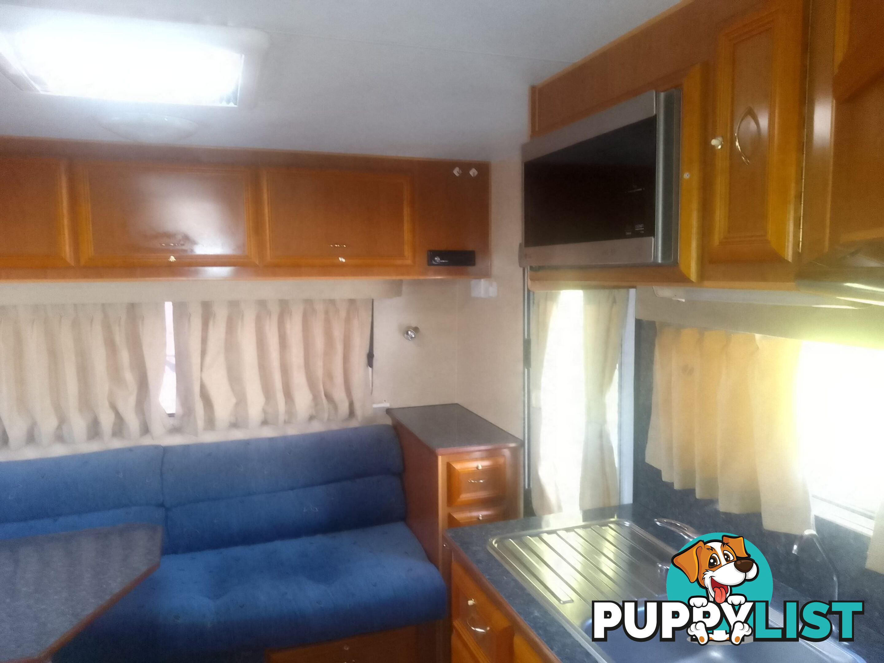 USED 2009 REGENT CRUISER SERIES 3 18' SINGLE AXLE TOURING CARAVAN