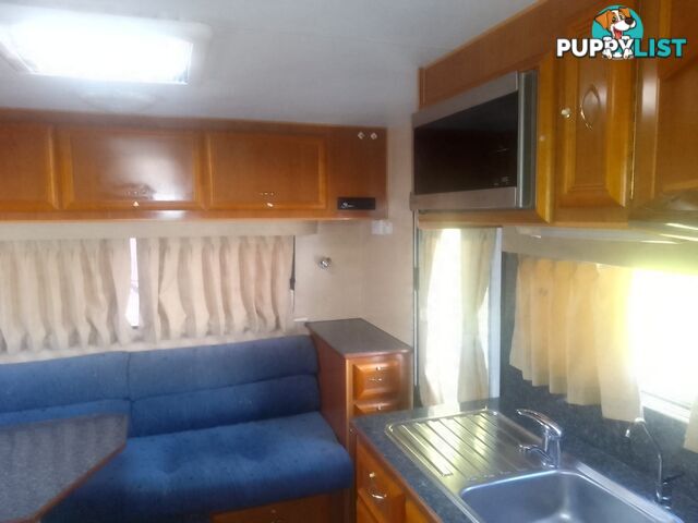 USED 2009 REGENT CRUISER SERIES 3 18' SINGLE AXLE TOURING CARAVAN