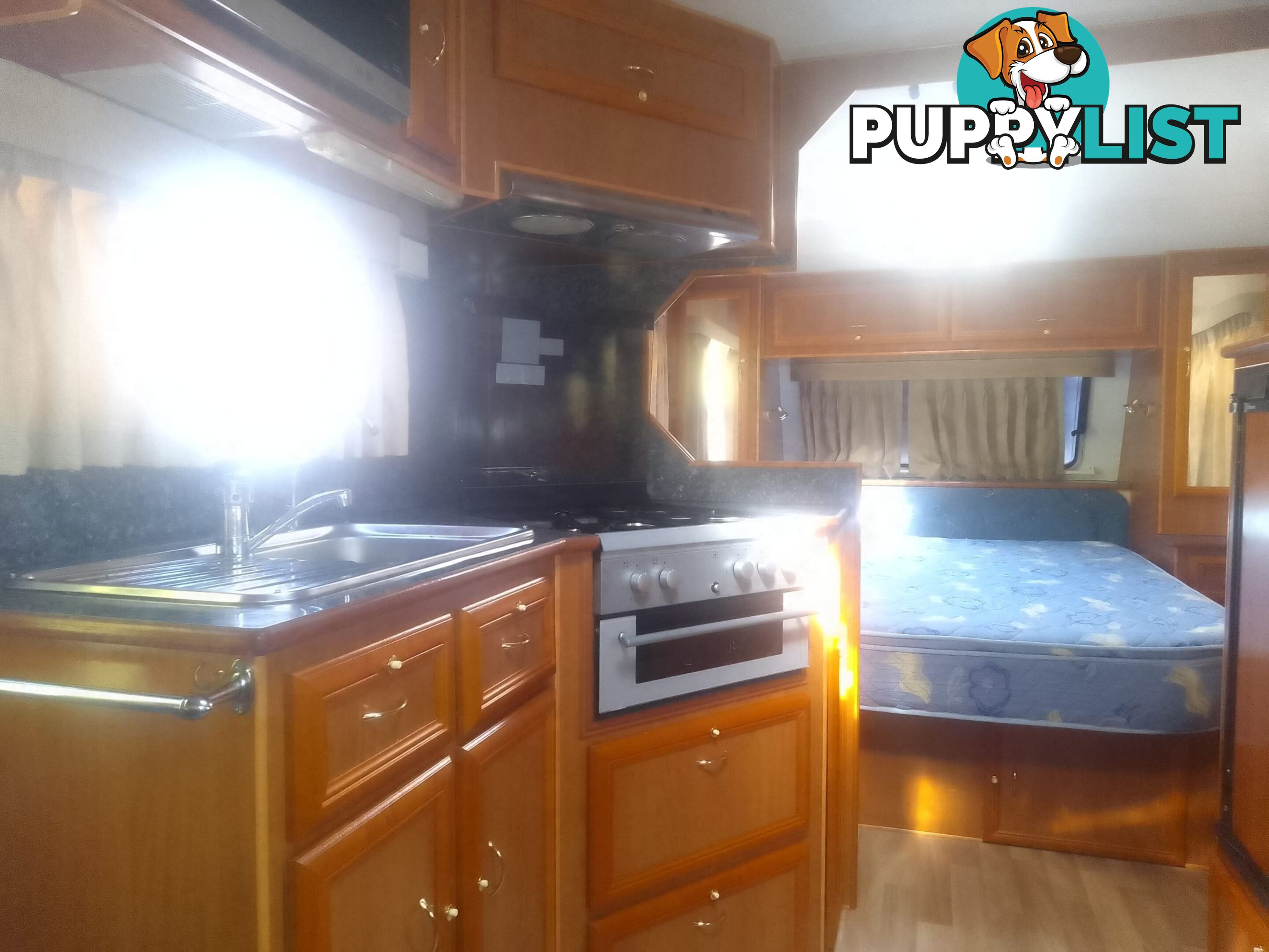 USED 2009 REGENT CRUISER SERIES 3 18' SINGLE AXLE TOURING CARAVAN