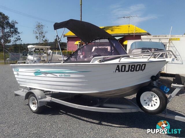 SEA JAY 435 CLASSIC 4.5M RUNABOUT-40HP HONDA 4 STROKE OUTBOARD AND TRAILER