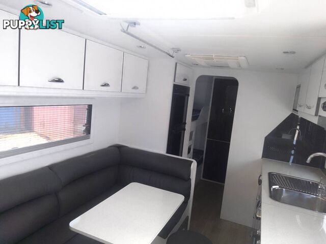 REGENT OBSERVER 21FT TOURING FAMILY BUNK CARAVAN