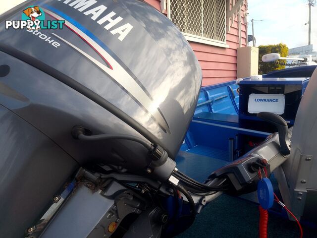 USED SEA HUNTER 4.5M OPEN DINGHY WITH A 2009 MODEL YAMAHA FOUR STROKE ENGINE ON A VZF FABRICATIONS ALLOY TRAILER