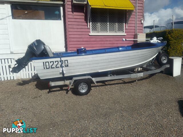 USED SEA HUNTER 4.5M OPEN DINGHY WITH A 2009 MODEL YAMAHA FOUR STROKE ENGINE ON A VZF FABRICATIONS ALLOY TRAILER