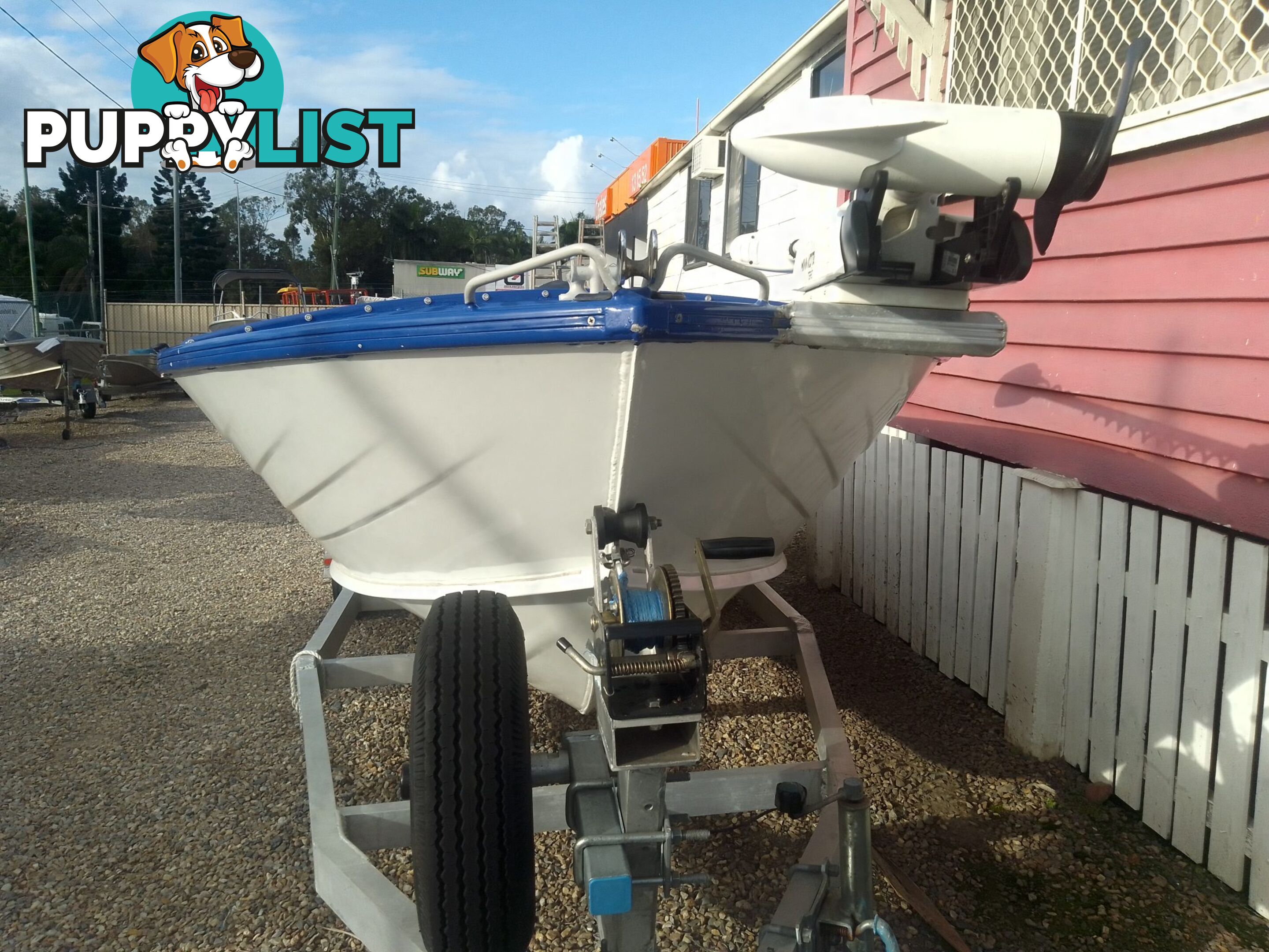 USED SEA HUNTER 4.5M OPEN DINGHY WITH A 2009 MODEL YAMAHA FOUR STROKE ENGINE ON A VZF FABRICATIONS ALLOY TRAILER