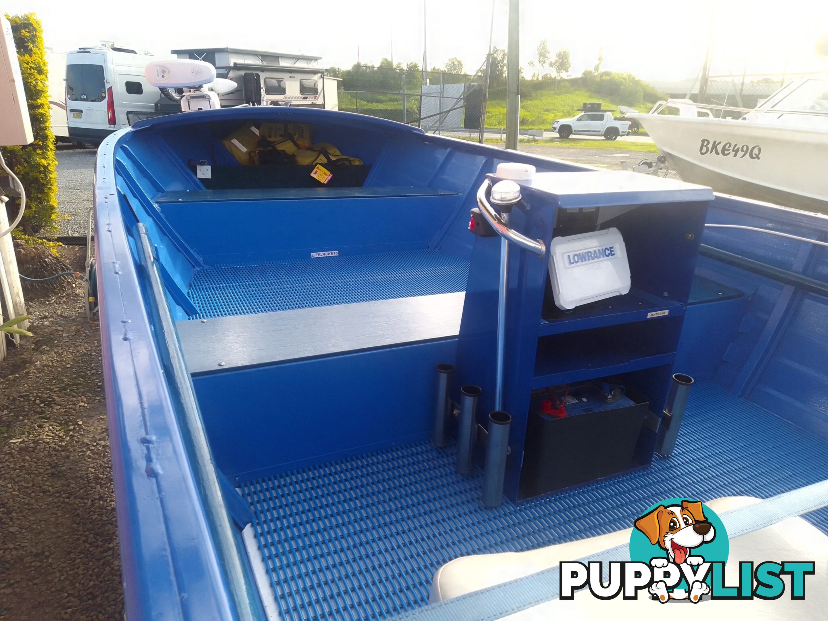 USED SEA HUNTER 4.5M OPEN DINGHY WITH A 2009 MODEL YAMAHA FOUR STROKE ENGINE ON A VZF FABRICATIONS ALLOY TRAILER