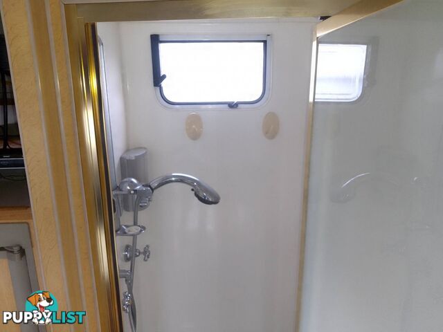 TRAVELLER PENTHOUSE 21FT TOURING CARAVAN