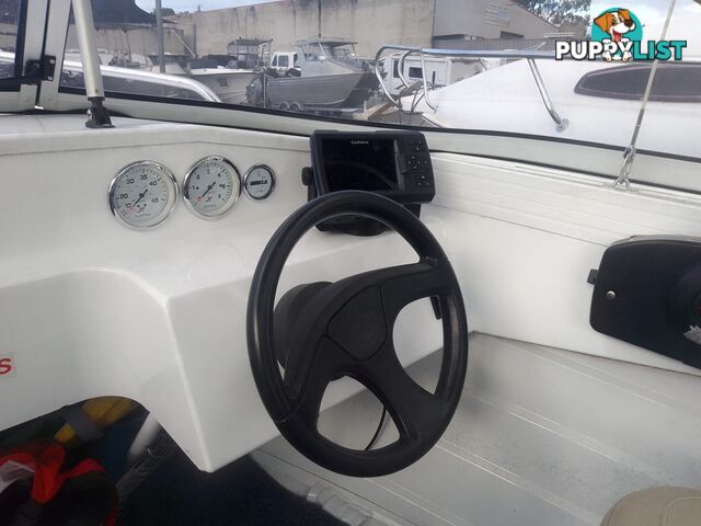 USED 2015 STACER SEAWAY 4.49M RUNABOAT WITH A 3 CYLINDER 50HP MERCURY ENGINE ON A 2014 TELWATER TRAILER.