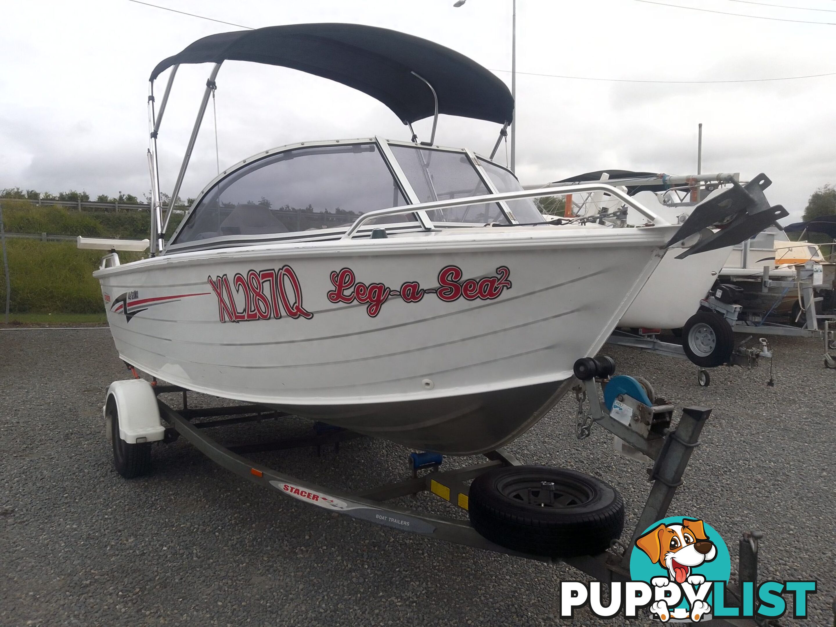 USED 2015 STACER SEAWAY 4.49M RUNABOAT WITH A 3 CYLINDER 50HP MERCURY ENGINE ON A 2014 TELWATER TRAILER.