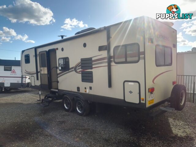 USED 2013 EVERGREEN ULTIMA 5TH WHEELER 29FT