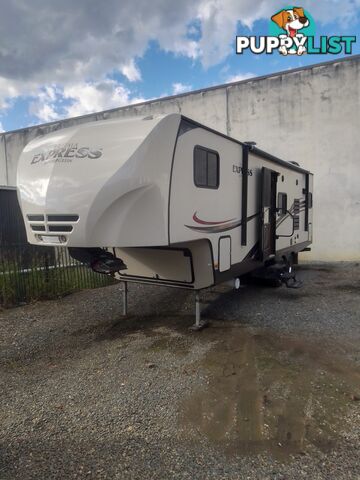 USED 2013 EVERGREEN ULTIMA 5TH WHEELER 29FT