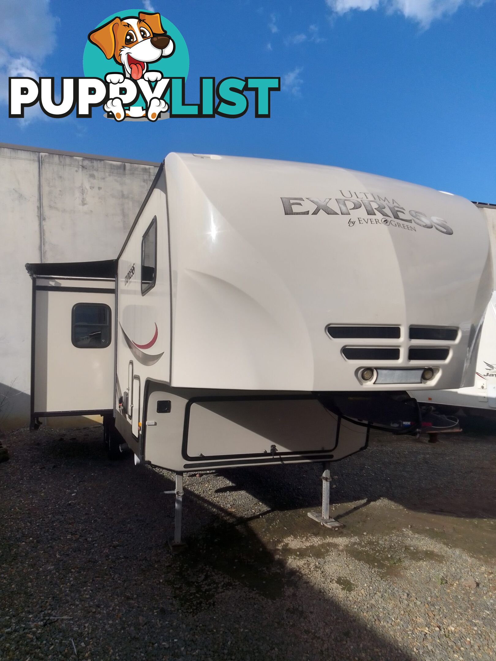 USED 2013 EVERGREEN ULTIMA 5TH WHEELER 29FT