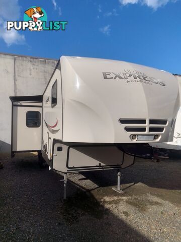 USED 2013 EVERGREEN ULTIMA 5TH WHEELER 29FT