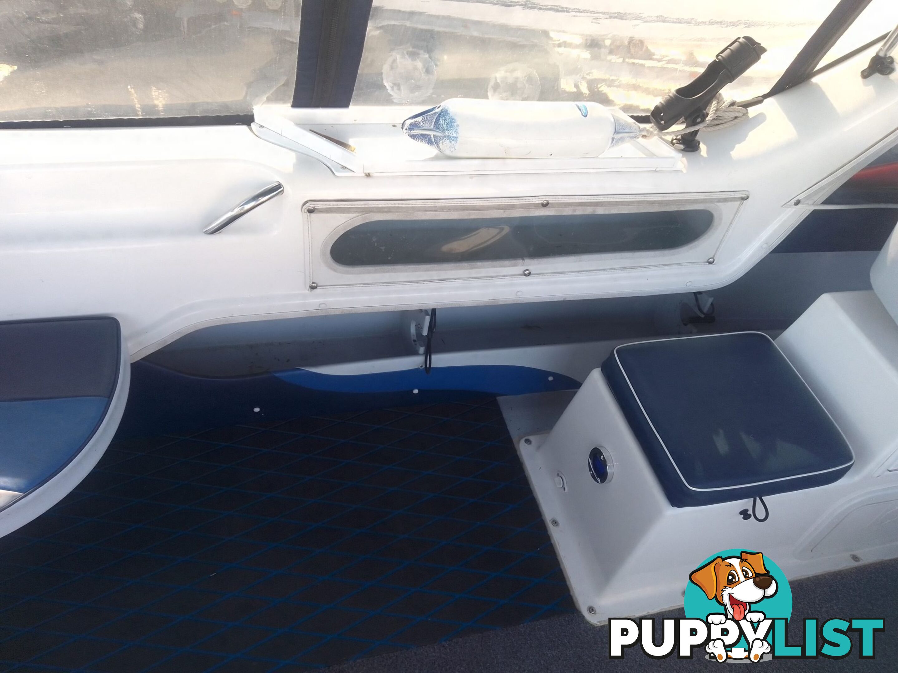 USED 2008 SAVAGE SURVEYOR HALF CABIN POWER BOAT ON A 2007 DUNBIER TRAILER WITH A 150HP MARINER EFI OUTBOARD MOTOR