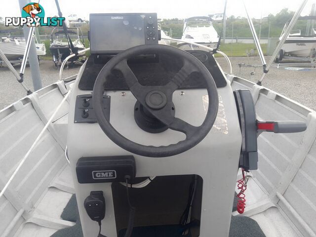 USED 2002 QUINTREX 4.2M CENTRE CONSOLE WIDE BODY DORY WITH A 40HP YAMAHA FOUR STROKE OUTBOARD ON A 2007 DUNBIER TRAILER.