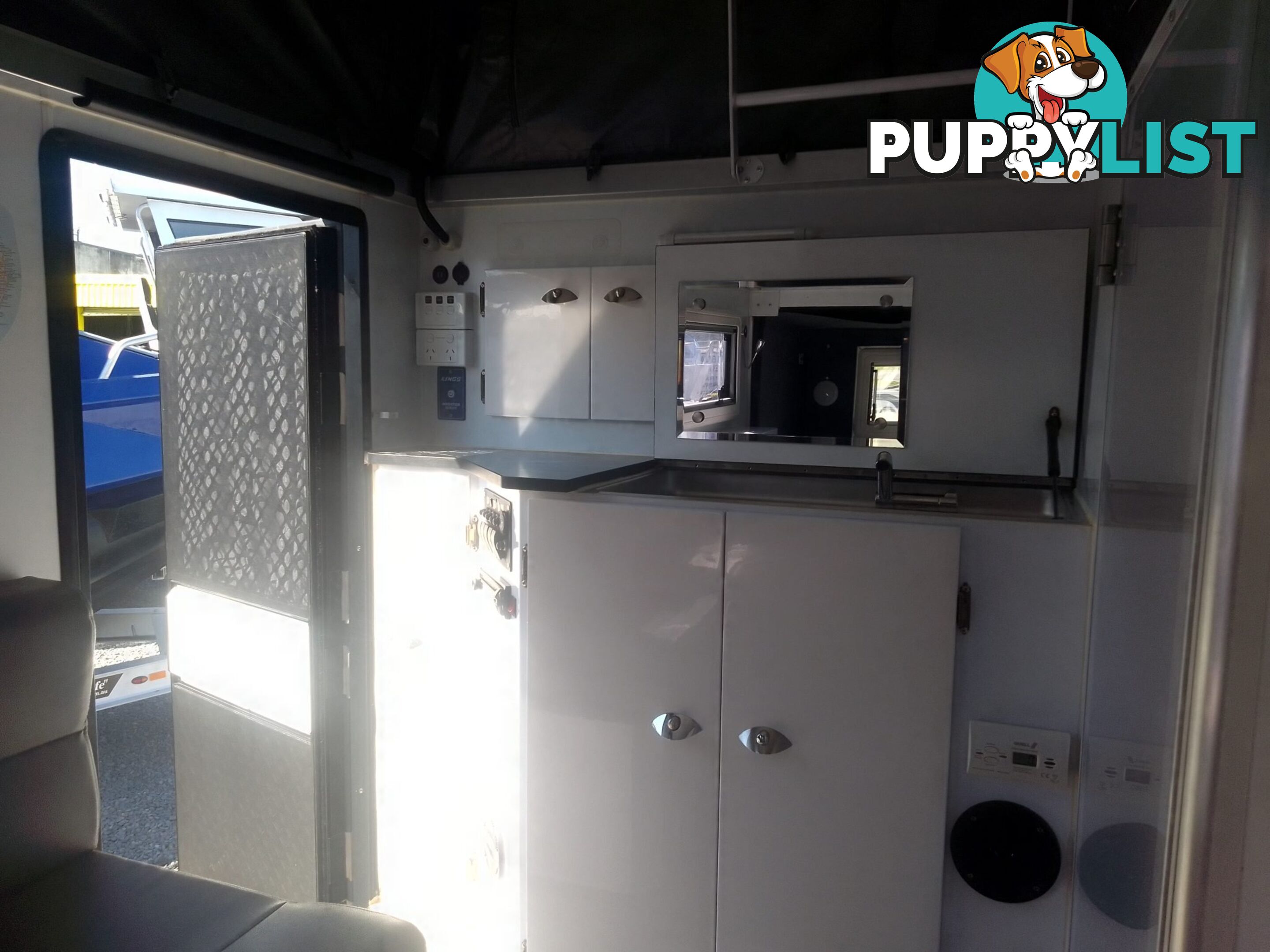 USED 2022 SIGNATURE IRIDIUM 135 HYBRID OFF ROAD CARAVAN